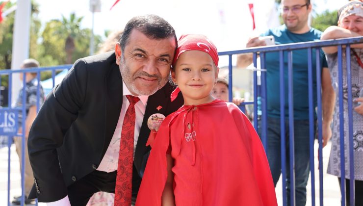 Denizli’de Zafer Coşkusu: Başkan Çavuşoğlu 30 Ağustos Geçit Törenine Katıldı