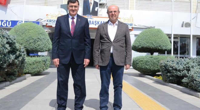 Kütahya Belediye Başkanı Kahveci’den Kırşehir Belediye Başkanı Ekicioğlu’na ziyaret